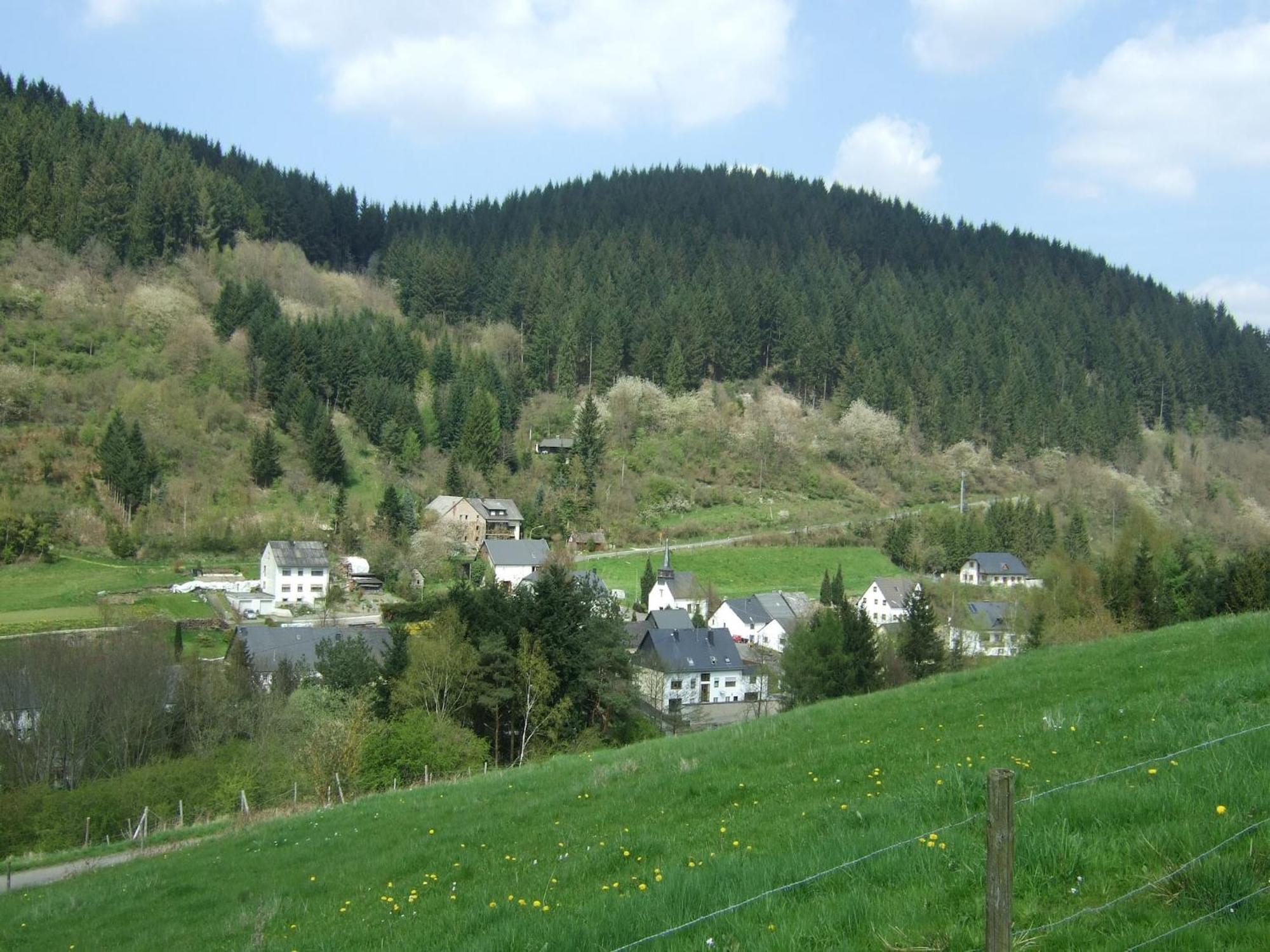 A Modern Apartment In The Hunsr Ck Region S Romantic Drohn Valley Merschbach Kültér fotó