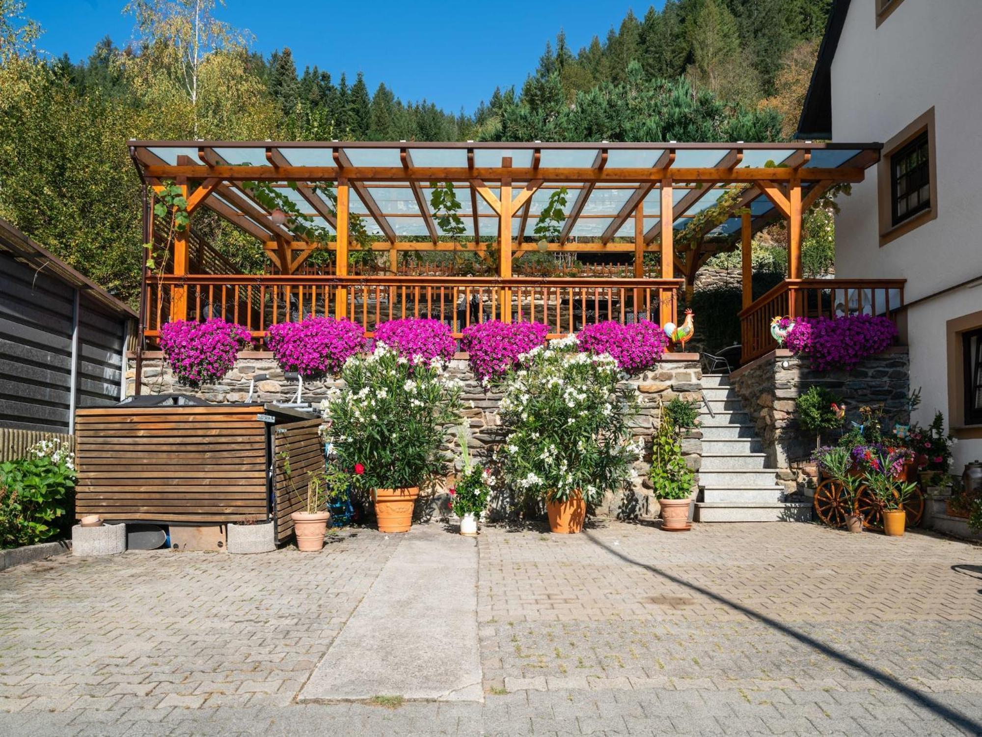 A Modern Apartment In The Hunsr Ck Region S Romantic Drohn Valley Merschbach Kültér fotó